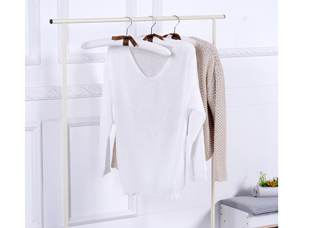 What Is The Difference Between Aluminium And Plastic Hangers