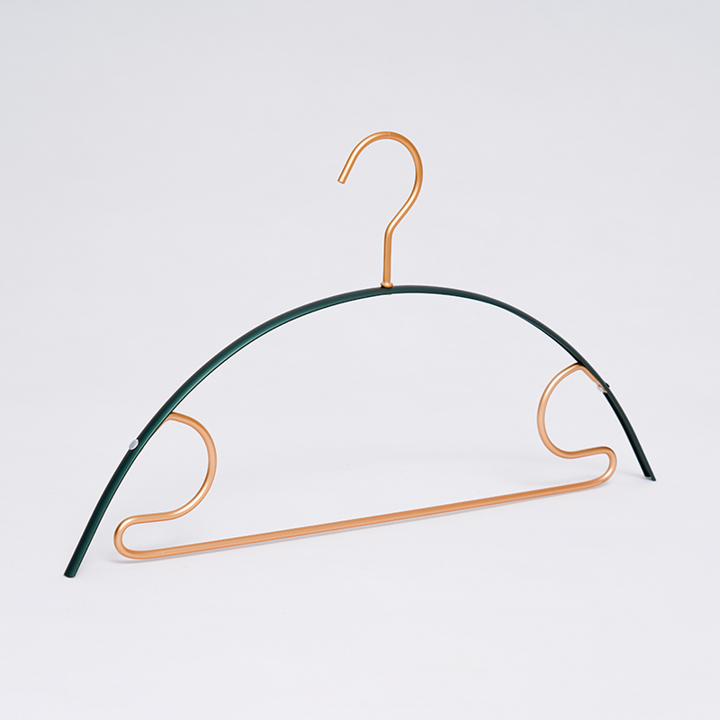 What Is The Advantage Of Aluminium Hanger